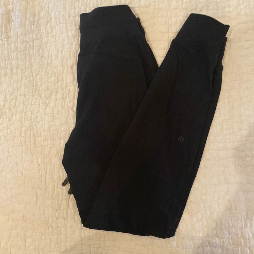 Lululemon Align black jogger Sz 4